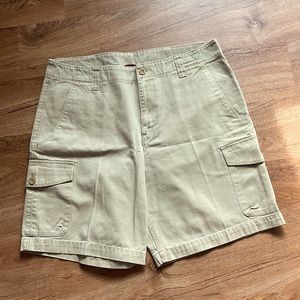 The North Face Men’s Cargo Khaki Shorts Size 34